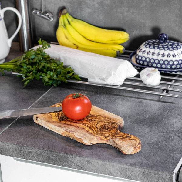 Średnia deska do krojenia z drewna oliwnego - autentyczne dewocjonalia z Ziemi Świętej - widok alternatywny